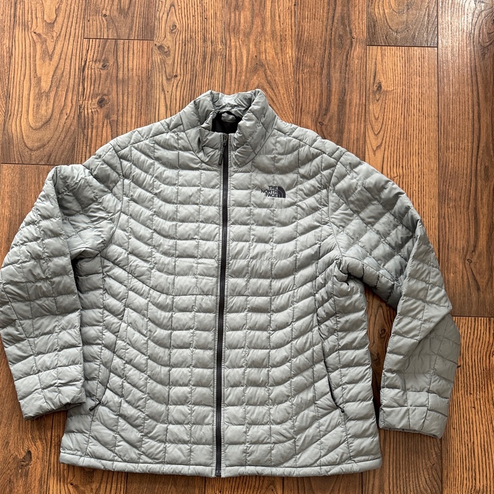 The North Face Men’s XXL quilted lightweight jacket
